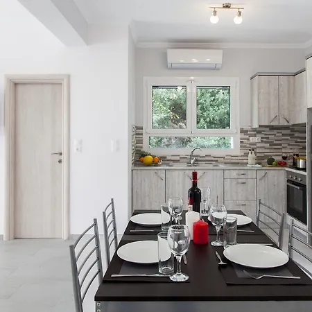 Panorama Luxury Nikiana بيت للعطل